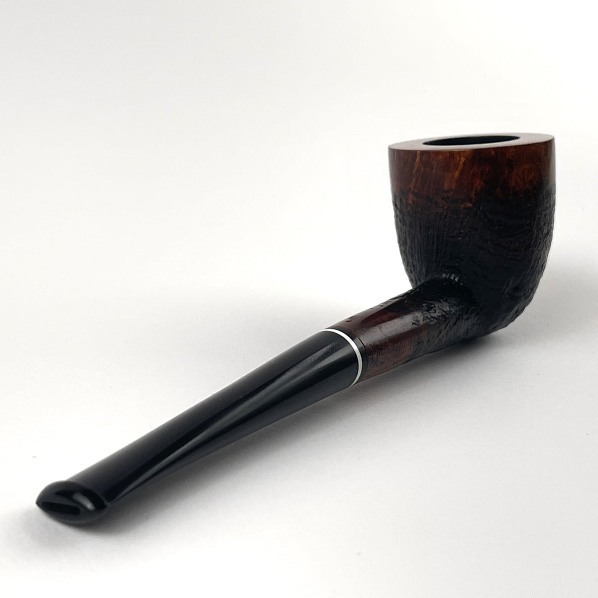 Straight Dublin Pipe - black and white acrylic band